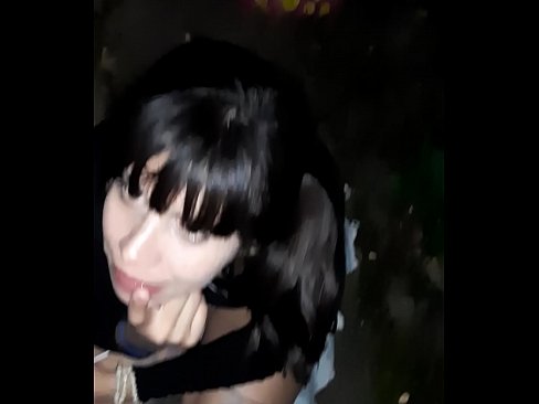 ❤️ Kadulla turvonneen peniksen vastineeksi karkkia ❤️ Super seksi at us ☑