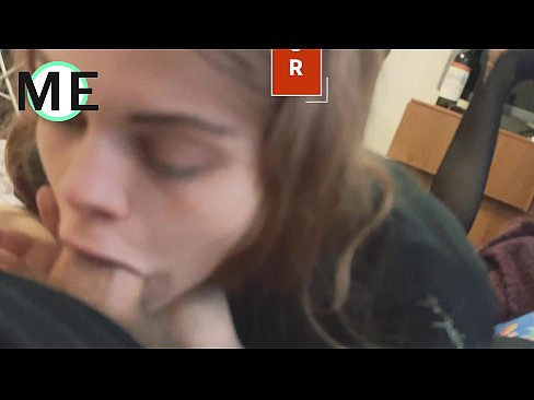 ❤️ Kurkkumulkku, revityt sukkahousut ja revityt korkokengät kiva tavata ❤️ Super seksi at us ☑